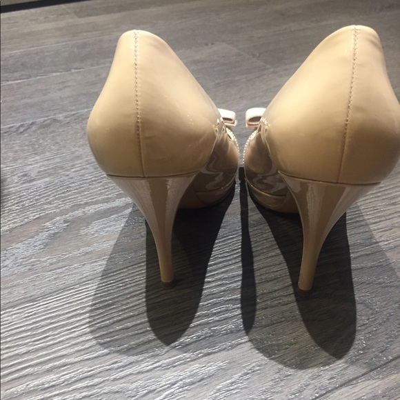 Excellent condition Ferragamo Tina Heels - Picture 3 of 6